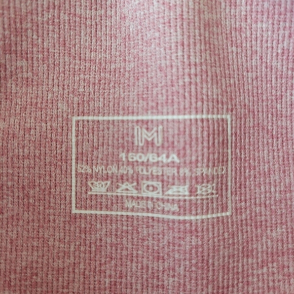 Workout Shorts and Crop top seamless set Pink Red M Like new - Picture 4 of 6